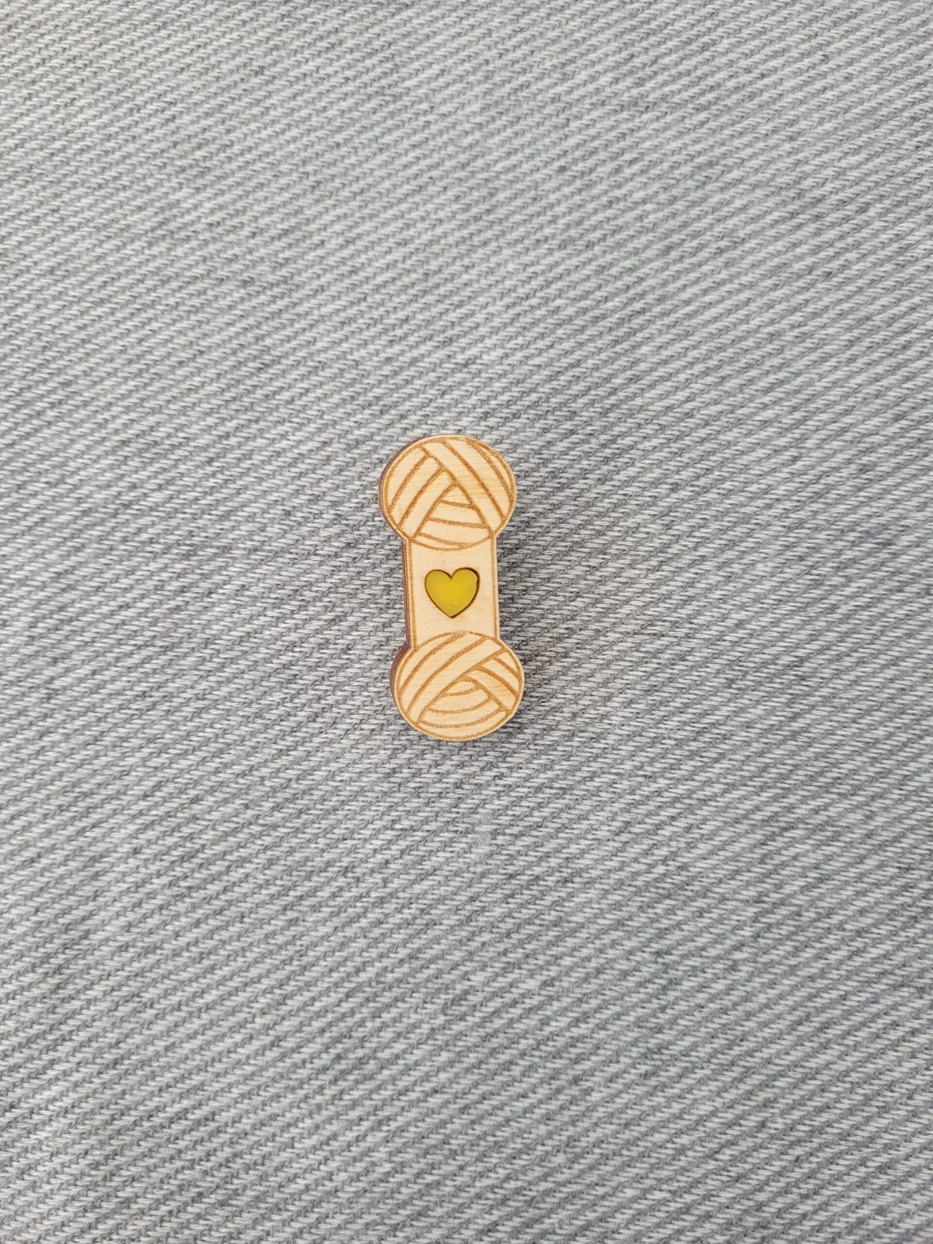 Yarn Ball Pin Badge - Image 4